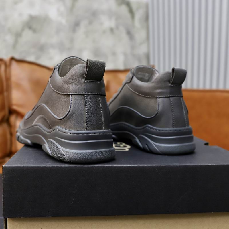 UGG Gray Chunky-Sole Lace-Up Sneakers