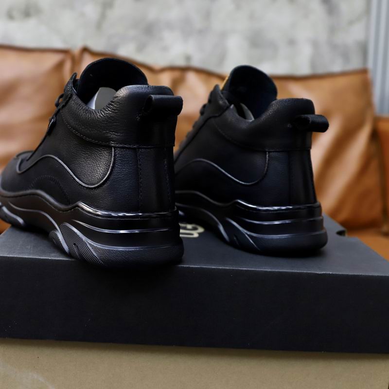UGG Black Chunky-Sole Lace-Up Sneakers