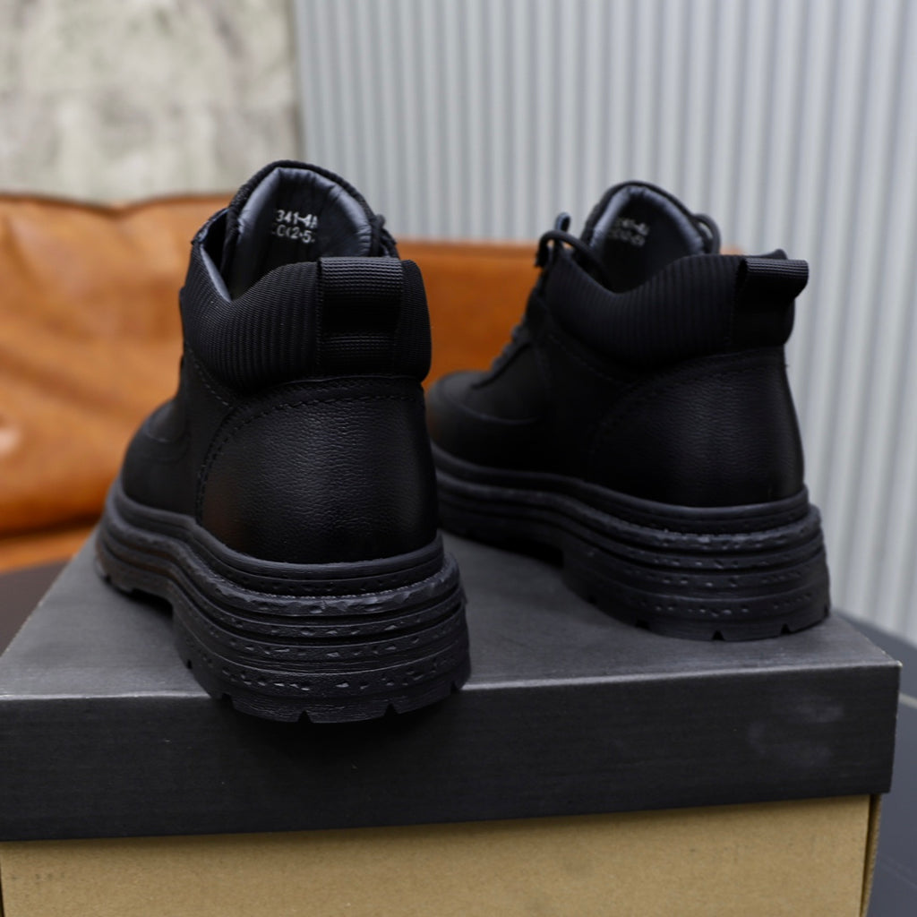UGG Black Textured-Sole Lace-Up Ankle Boots