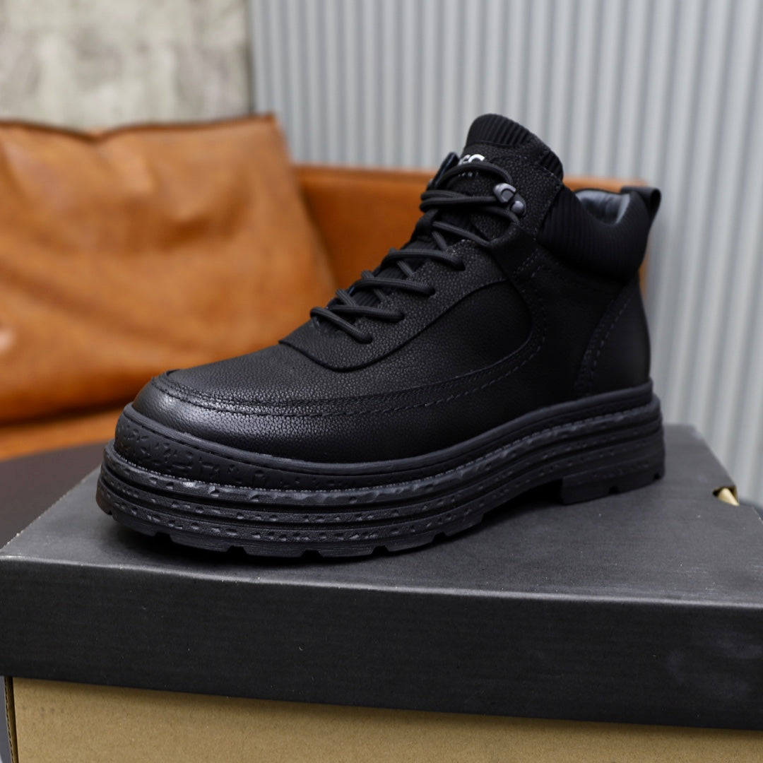 UGG Black Textured-Sole Lace-Up Ankle Boots