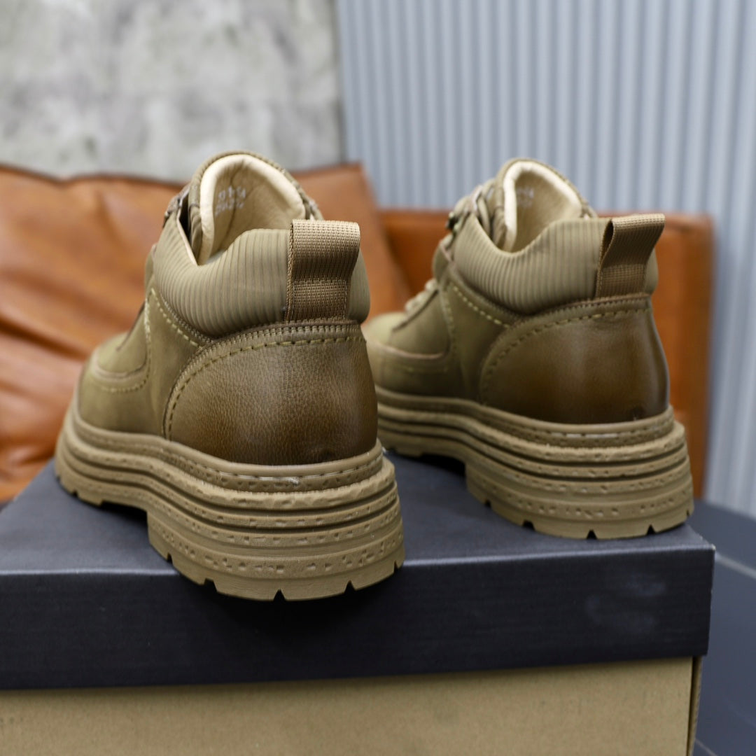 UGG Olive Textured-Sole Lace-Up Ankle Boots