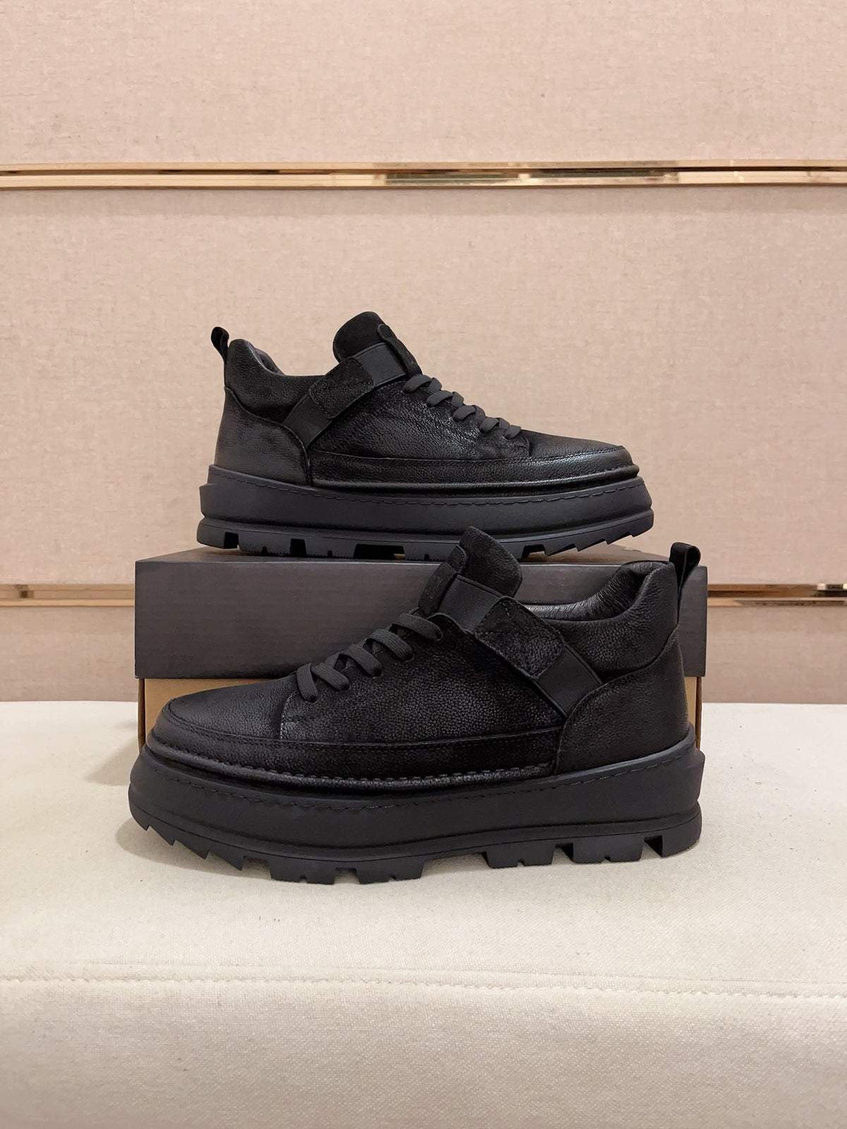 UGG Black Strap-Detail Lug-Sole Platform Sneakers