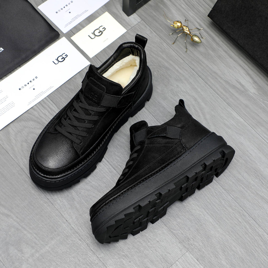 UGG Black Strap-Detail Lug-Sole Ankle Boots